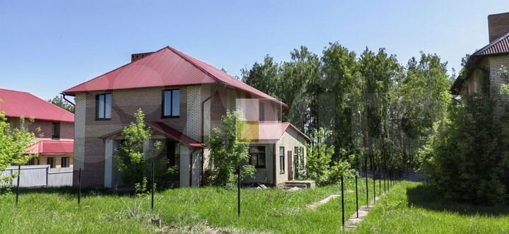 Коттедж 189 м² на участке 9 сот.