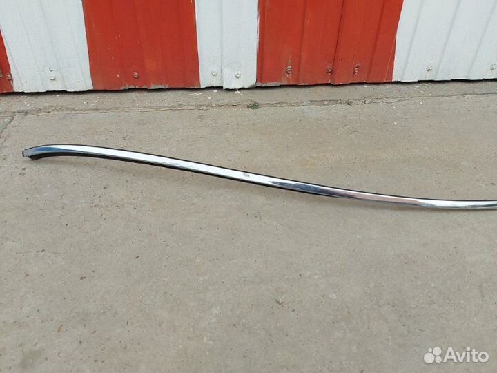 Молдинг на крышу правый Nissan Fuga Y51 VQ25HR