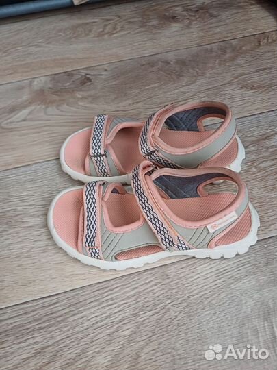 Сандалии для девочки