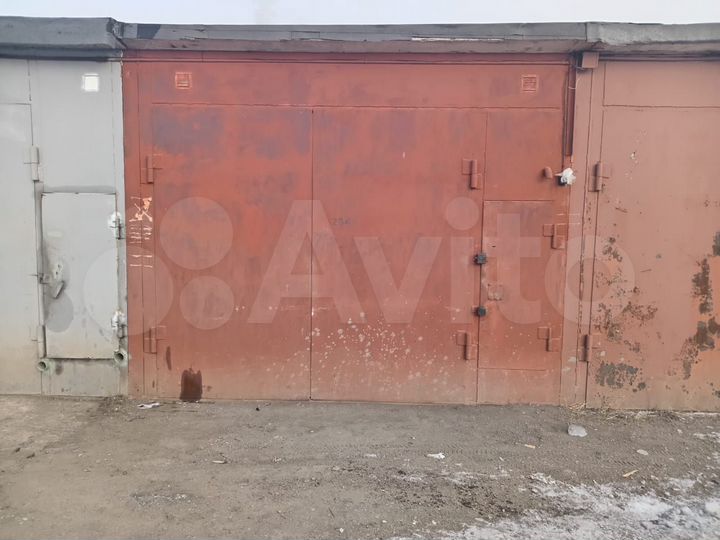 Гараж, > 30 м²