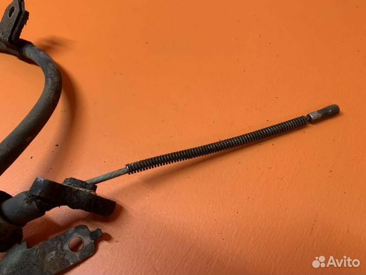 Трос стояночного тормоза задний правый Toyota Fj