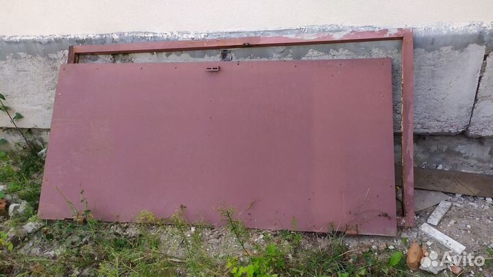 Дверь гаражная металлическая