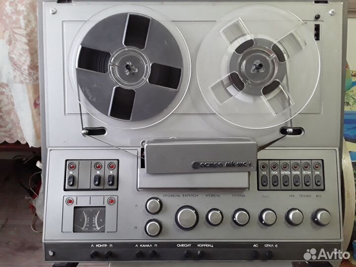 Катушечный магнитофон
