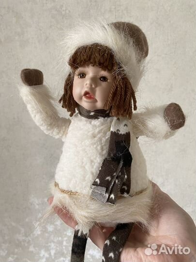 Мягконабивная декоративная кукла