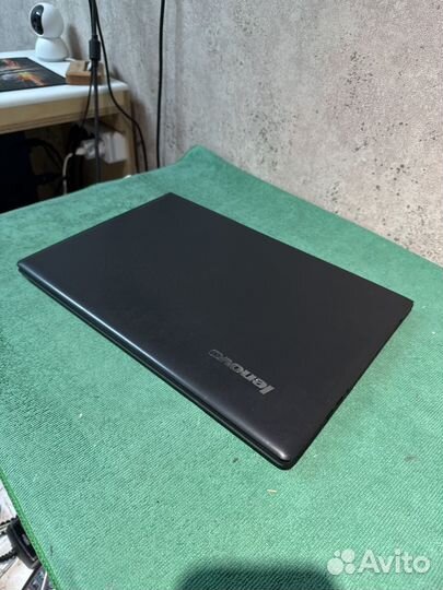 Быстрый Lenovo i7 6500, 8Gb, SSD+HDD, R5 m330 1Gb