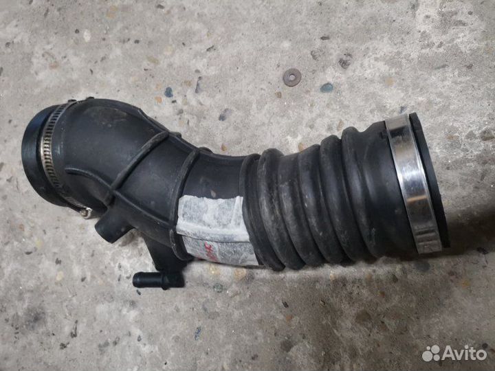 Патрубок воздушного фильтра Renault Fluence 1