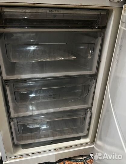 Холодильник hotpoint ariston бу