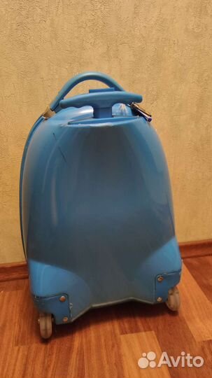 Детский чемодан на колесиках