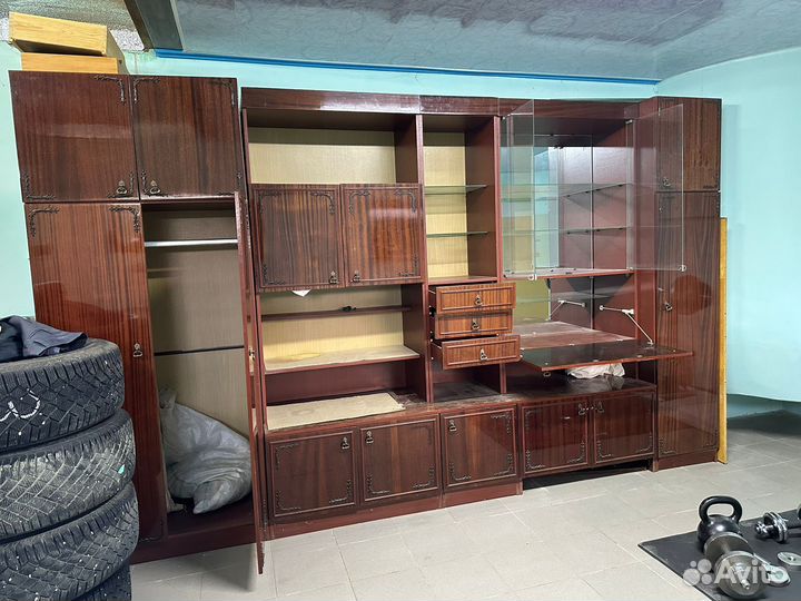 Шкаф сервант