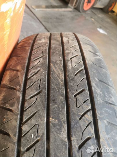 Dunlop Grandtrek PT2 215/70 R16