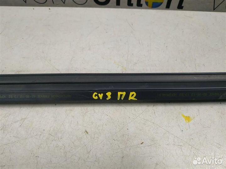 Уплотнитель стекла переднего правого внутренний