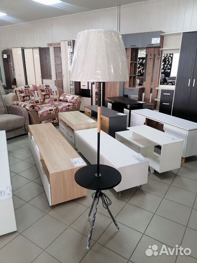 Торшер напольный с абажуром