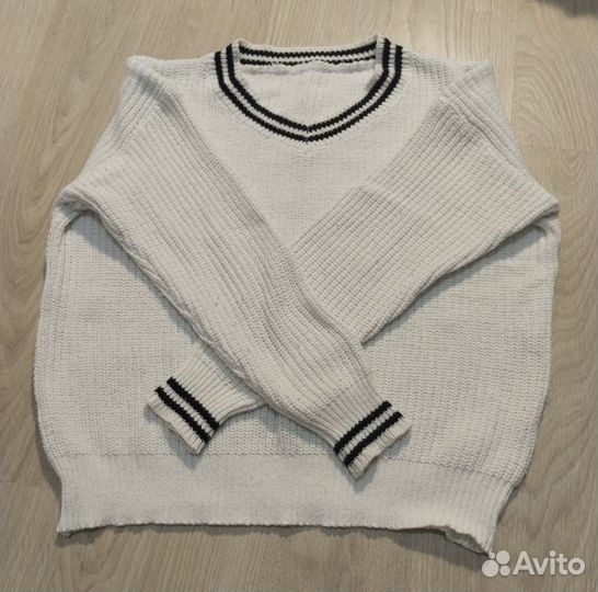 Свитер женский белый