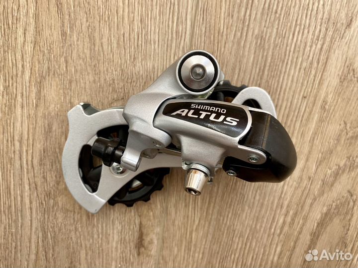 Задний переключатель Shimano Altus RD-M310S