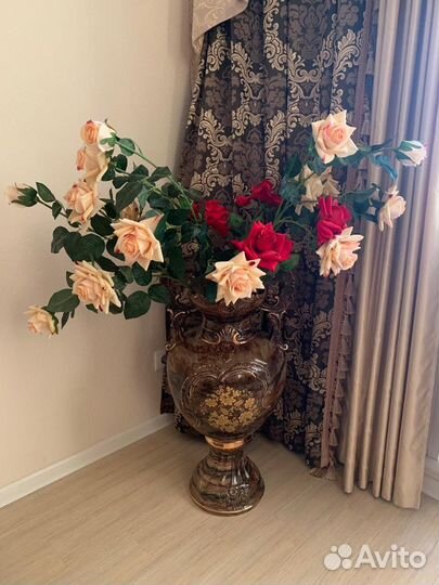 Фарфоровые вазы