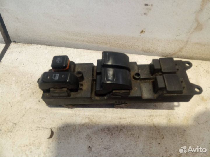 Блок управления стеклоподъемниками Toyota Avensis