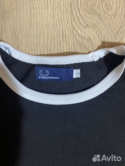 Футболка fred perry с лампасами