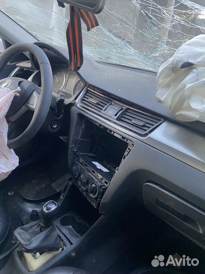 В разборе skoda rapid 2015 CFN МКПП