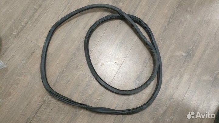 Уплотнитель проема двери задний правый Audi A8 D3