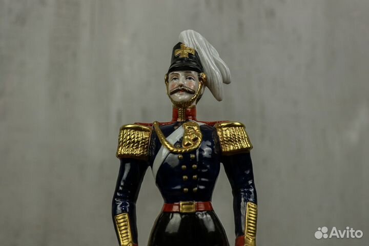 Фарфоровая фигура 