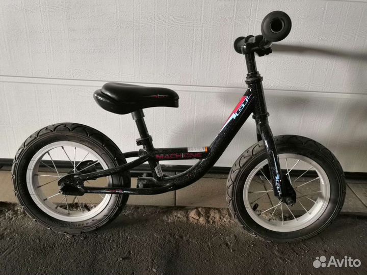 Беговел GT mach ONE push 12