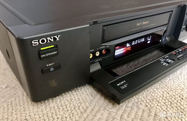 Видеомагнитофон. HI-Fi.Stereo.Sony SLV-X 821