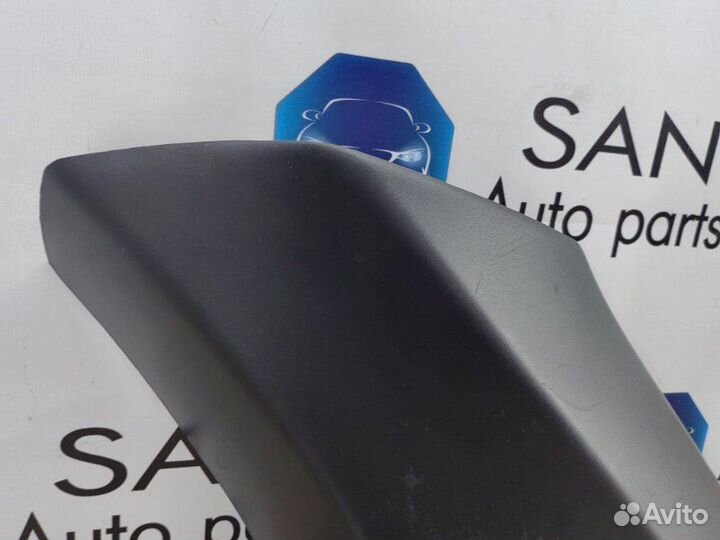 Накладка задней стойки задняя правая Bmw X5 Рест