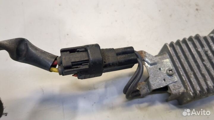 Реле бензонасоса Toyota Venza, 2009