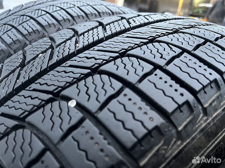 Michelin X-Ice 3 215/65 R17 99T