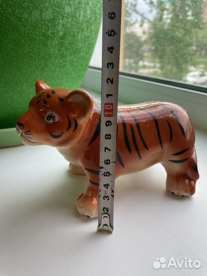 Статуэтка тигр