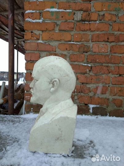 Бюст ленина