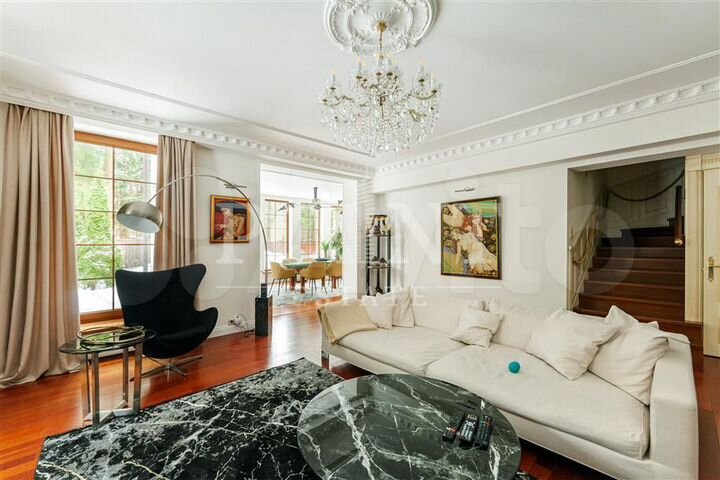 Дом 407 м² на участке 13 сот.