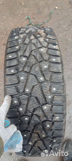 Pirelli Ice Zero 245/40 R18