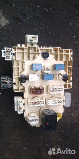 Блок предохранителей Suzuki Swift M13A 2008