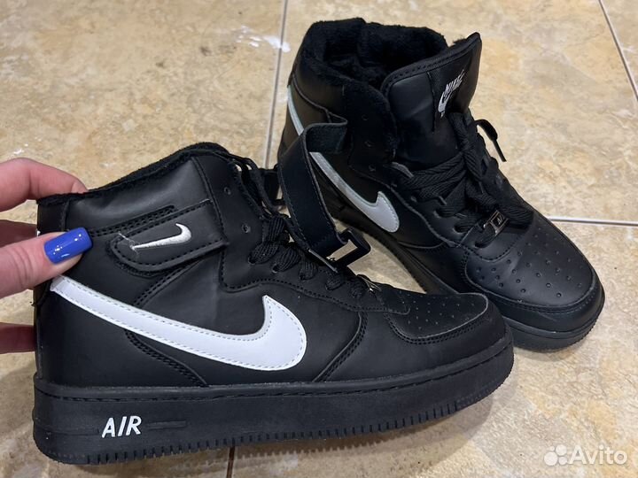 Кроссовки Nike