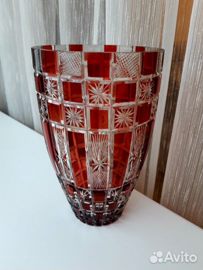 Ваза коллекционная рубиновая советского периода