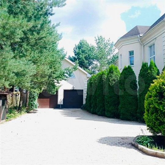 Коттедж 620 м² на участке 25 сот.