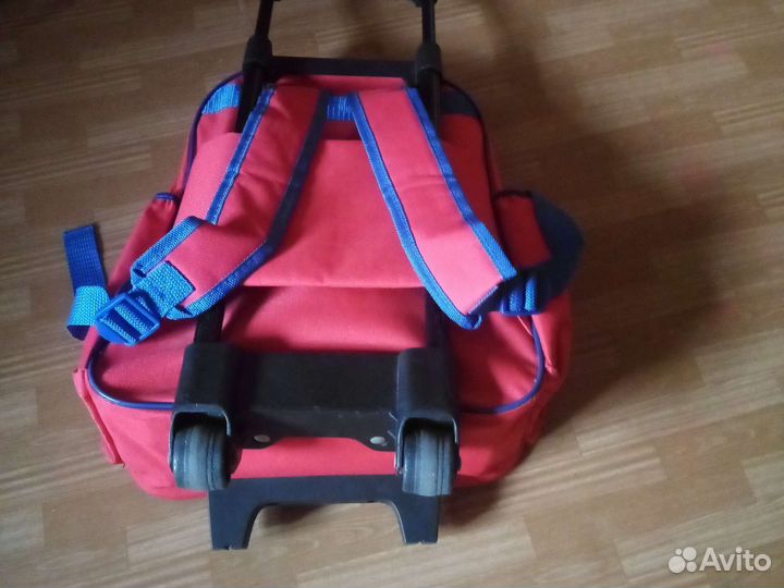 Рюкзак на колёсиках детский