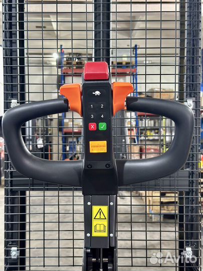 Штабелер самоходный 1,5 тонны 3,6м noblelift PSE15