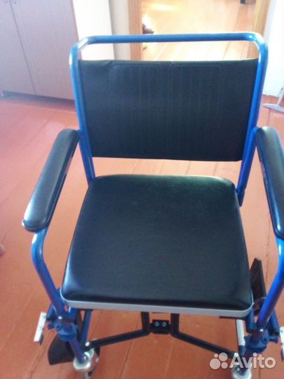 Кресло-каталка с туалетом