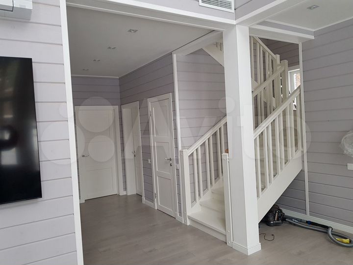 Коттедж 400 м² на участке 14 сот.