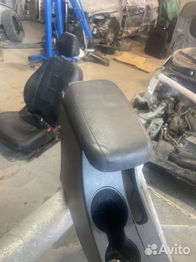 Консоль с подлокотником Solaris 1 оригинал