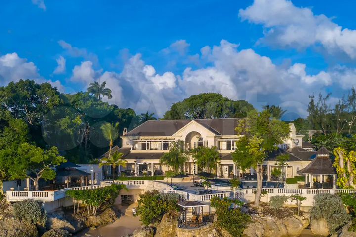 Дом 1125,5 м² на участке 1,53 га