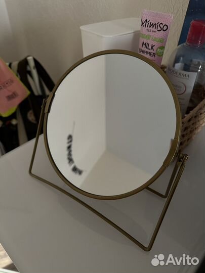 Зеркало для макияжа