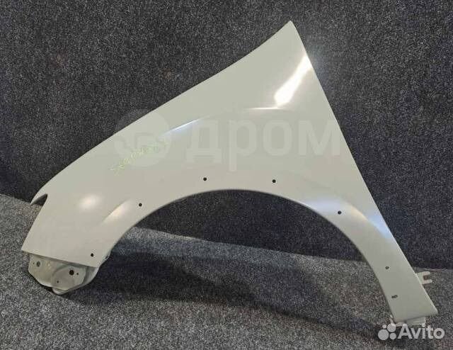 Крыло переднее