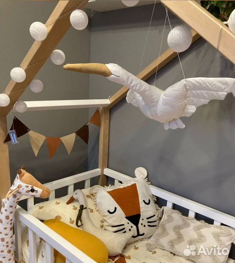 Мобиль на кроватку аист игрушка