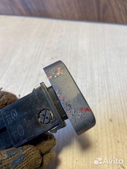 Кнопка аварийной сигнализации Hyundai Accent