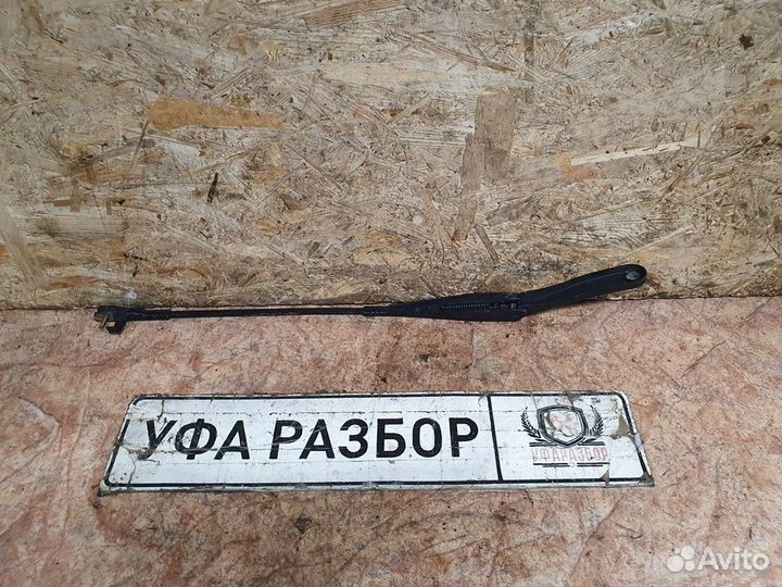 Поводок дворника правый 1.6 Z16XER ркпп Opel Astra