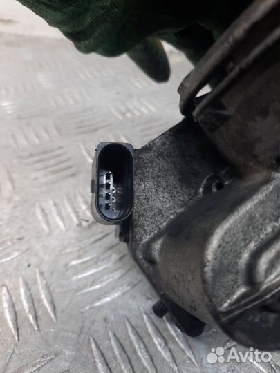 Дроссельная заслонка Volkswagen Golf хэтчбек 1.9