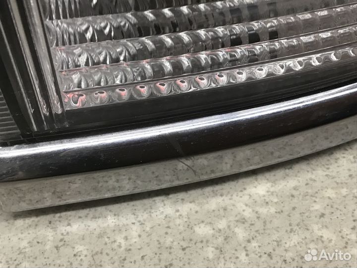 Фонарь задний наружный правый Toyota Land Cruiser